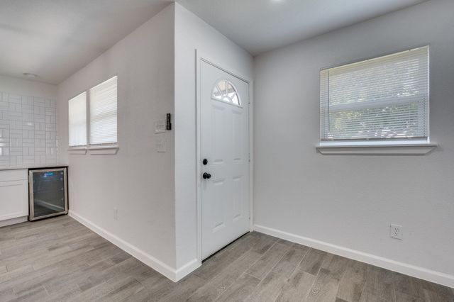 201 W Fuller Drive, Euless, TX 76039