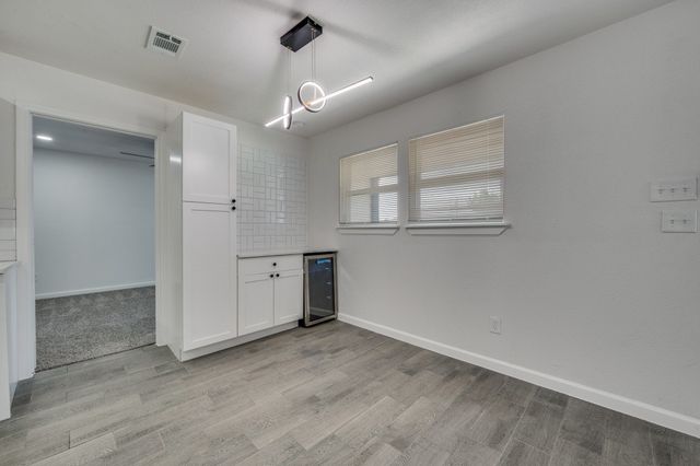 201 W Fuller Drive, Euless, TX 76039
