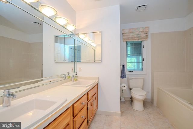 1-F RUTLAND LN, Monroe Township, NJ 08831