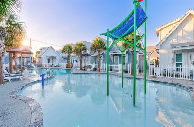 14936 Smugglers Cove Dr, Corpus Christi, TX 78418