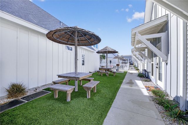 14936 Smugglers Cove Dr, Corpus Christi, TX 78418