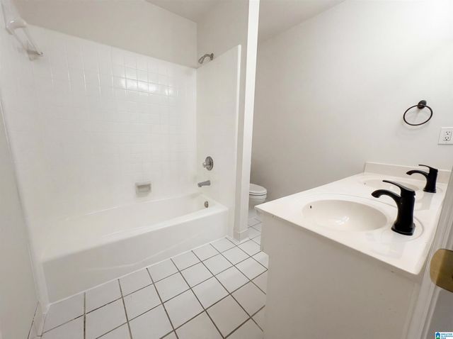 2020 CROSSCREST DRIVE, Hoover, AL 35244