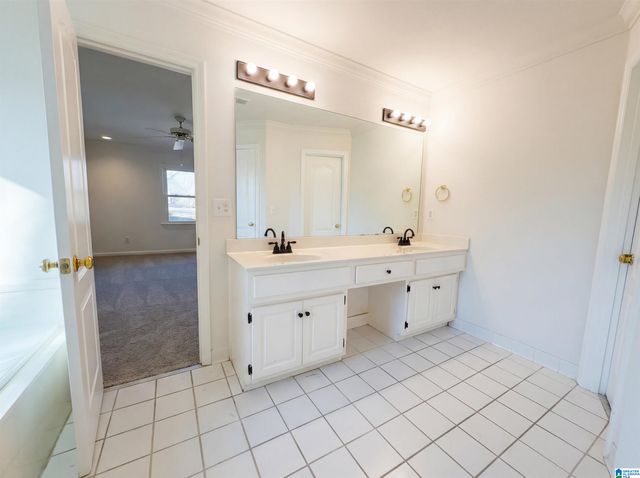 2020 CROSSCREST DRIVE, Hoover, AL 35244