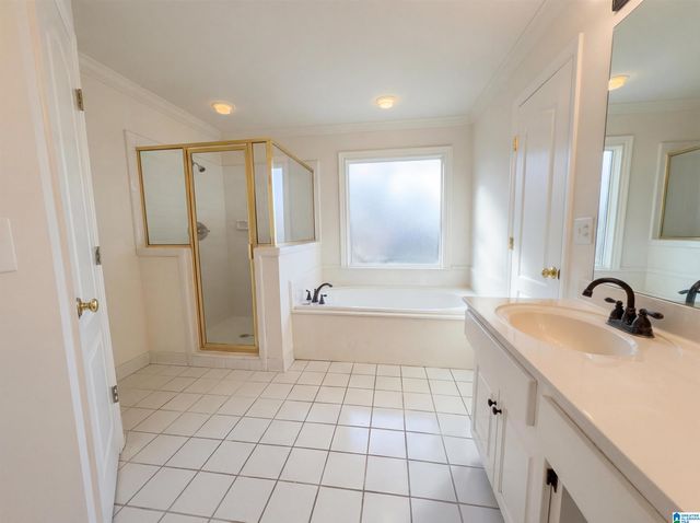 2020 CROSSCREST DRIVE, Hoover, AL 35244