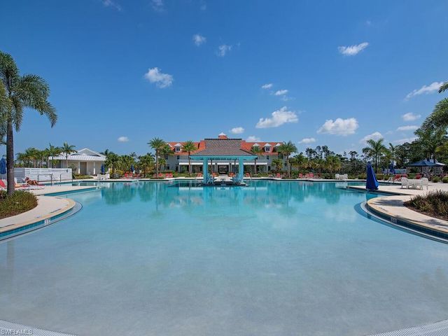 6399 WARWICK AVE, Naples, FL 34113