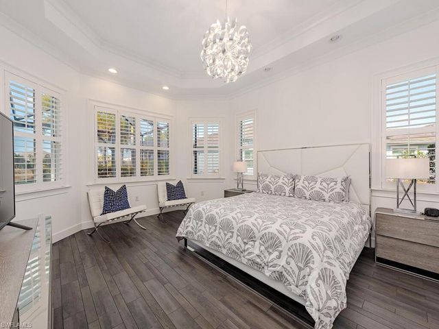 6399 WARWICK AVE, Naples, FL 34113