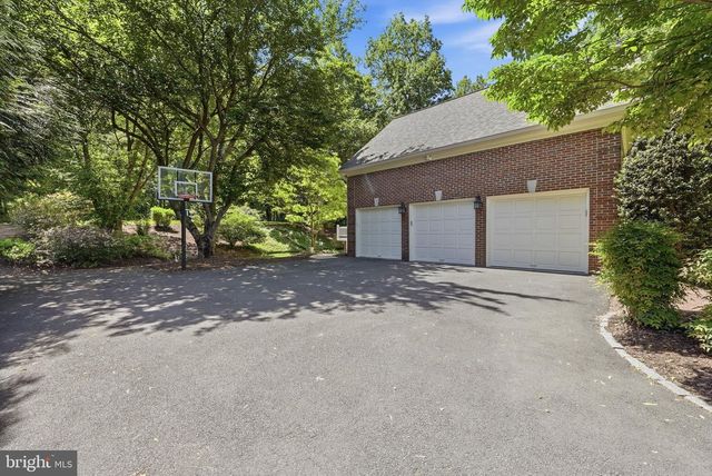 12309 BLAIR RIDGE RD, Fairfax, VA 22033