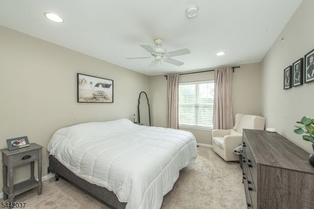 92 Carter Rd, Wanaque Boro, NJ 07420