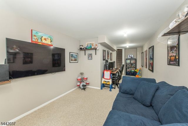 92 Carter Rd, Wanaque Boro, NJ 07420