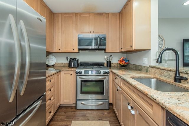 92 Carter Rd, Wanaque Boro, NJ 07420