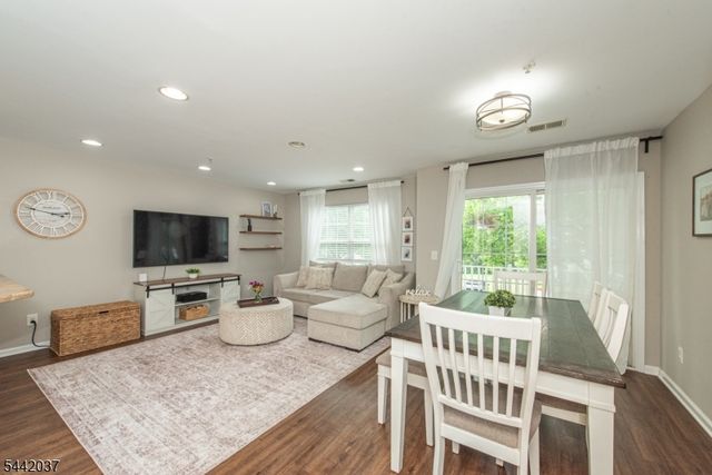 92 Carter Rd, Wanaque Boro, NJ 07420