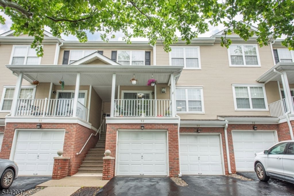 92 Carter Rd, Wanaque Boro, NJ 07420