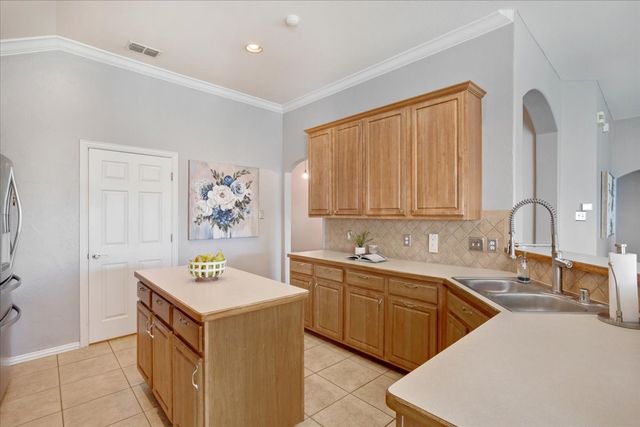 608 Lake Village Drive, Mckinney, TX 75071