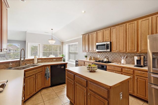 608 Lake Village Drive, Mckinney, TX 75071