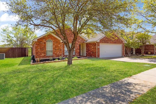 608 Lake Village Drive, Mckinney, TX 75071