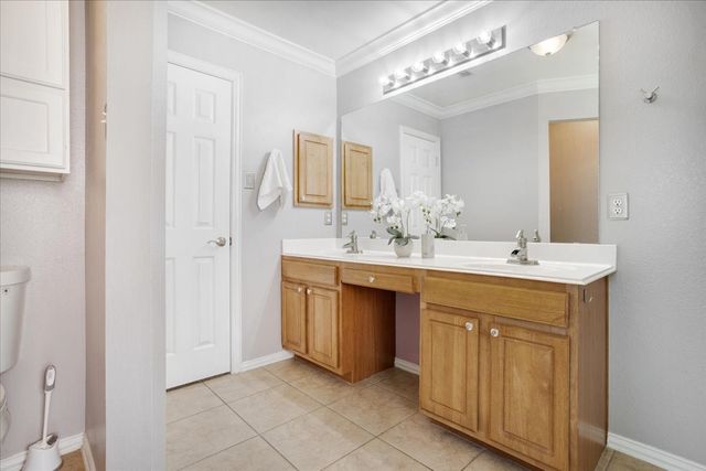 608 Lake Village Drive, Mckinney, TX 75071