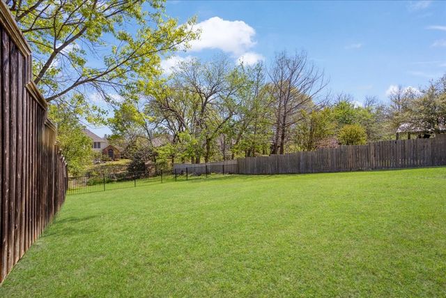 608 Lake Village Drive, Mckinney, TX 75071