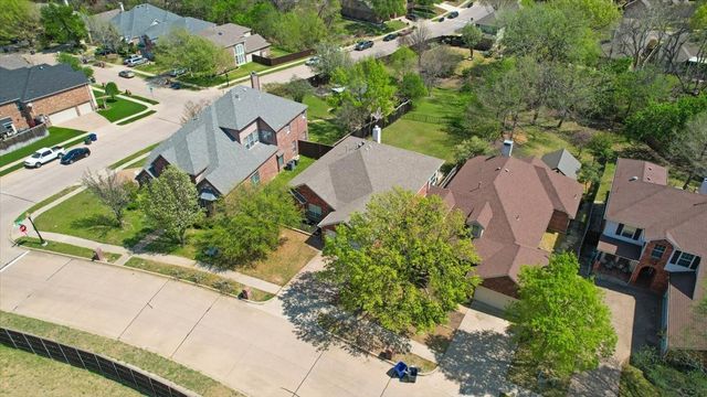 608 Lake Village Drive, Mckinney, TX 75071