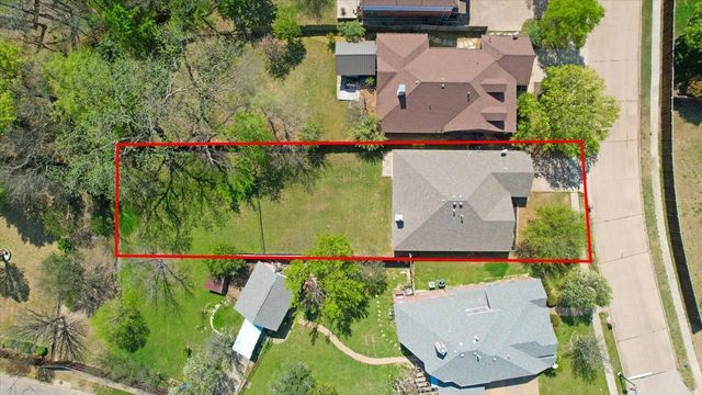 608 Lake Village Drive, Mckinney, TX 75071