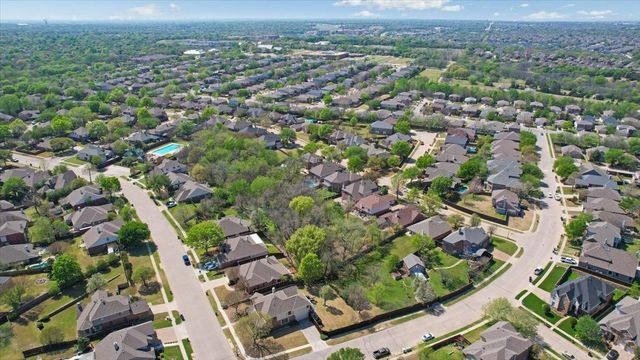 608 Lake Village Drive, Mckinney, TX 75071