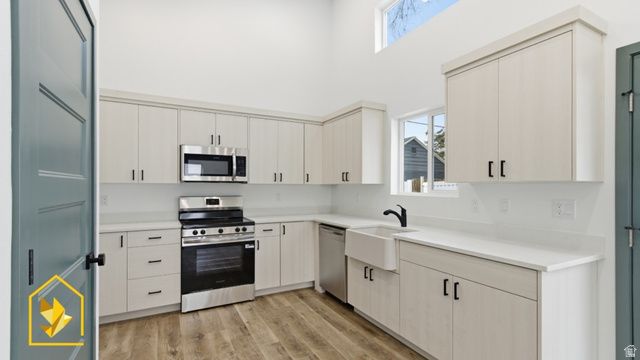 3182 S IMPERIAL ST, Salt Lake City, UT 84106