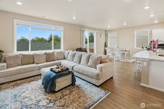 924 121st Avenue SE, Lake Stevens, WA 98258