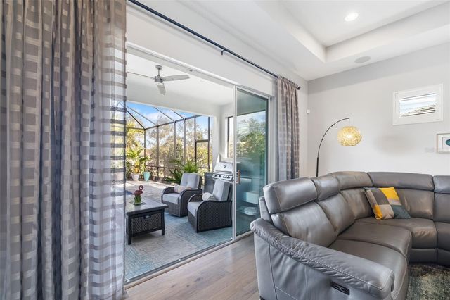 438 WHISTLER GLEN, Bradenton, FL 34212