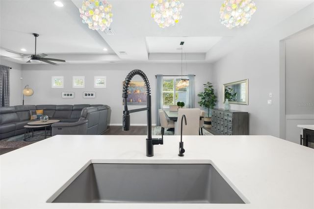 438 WHISTLER GLEN, Bradenton, FL 34212