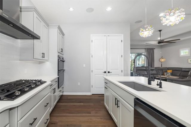 438 WHISTLER GLEN, Bradenton, FL 34212