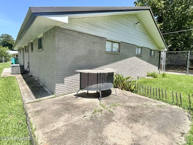 104 E Coleman Street, Opelousas, LA 70570