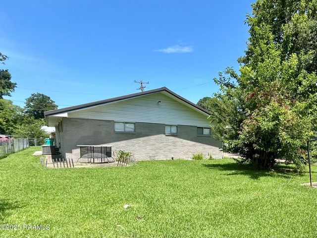 104 E Coleman Street, Opelousas, LA 70570