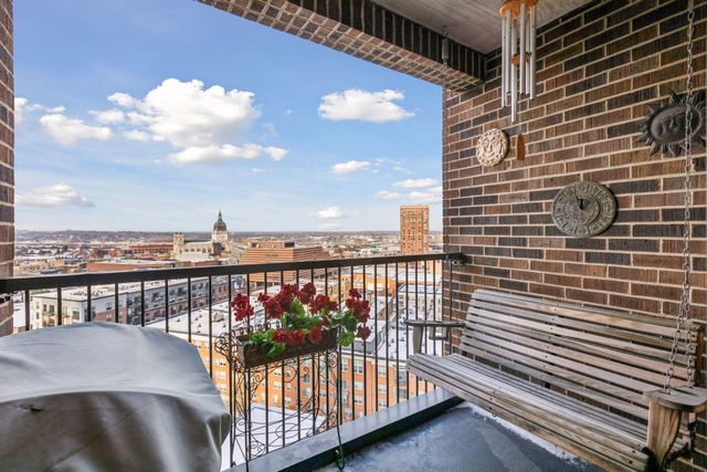 1235 Yale Place 1304, Minneapolis, MN 55403