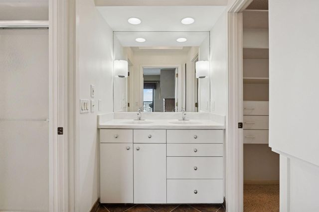 1235 Yale Place 1304, Minneapolis, MN 55403