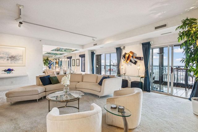 1235 Yale Place 1304, Minneapolis, MN 55403