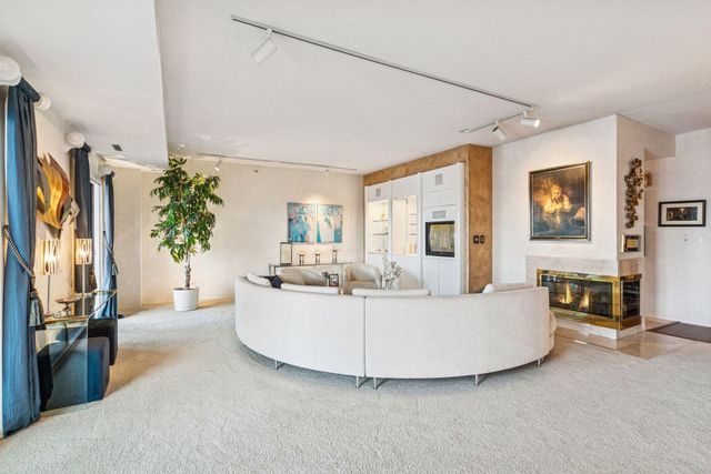 1235 Yale Place 1304, Minneapolis, MN 55403