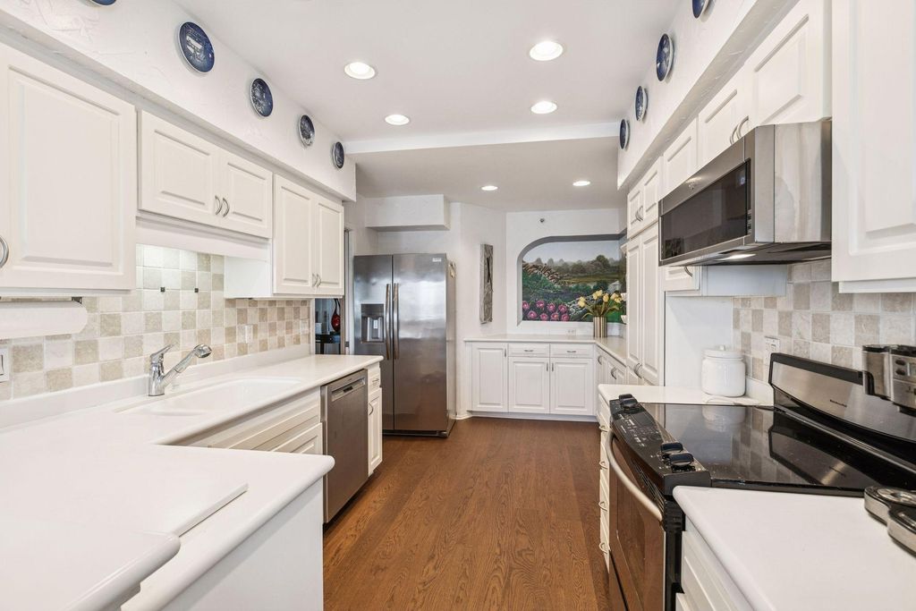 1235 Yale Place 1304, Minneapolis, MN 55403