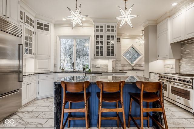 290 Breakwater Drive, Fishers, IN 46037