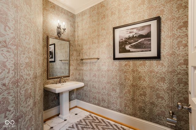 290 Breakwater Drive, Fishers, IN 46037