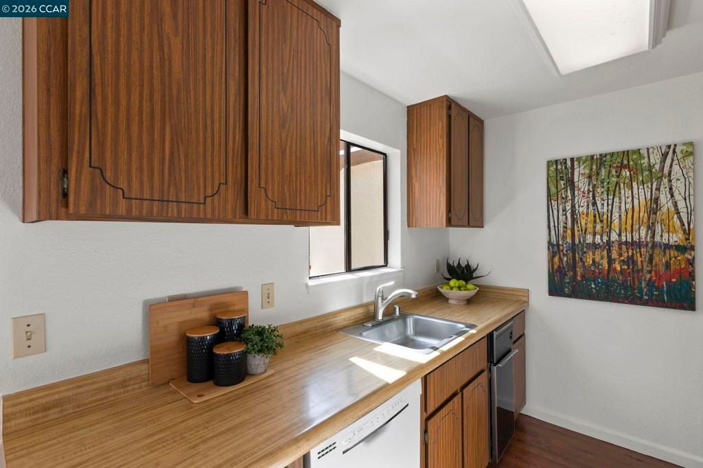 Image 19 of property listing at 5060 5060 Valley Crest Dr 56, Concord, CA 94521