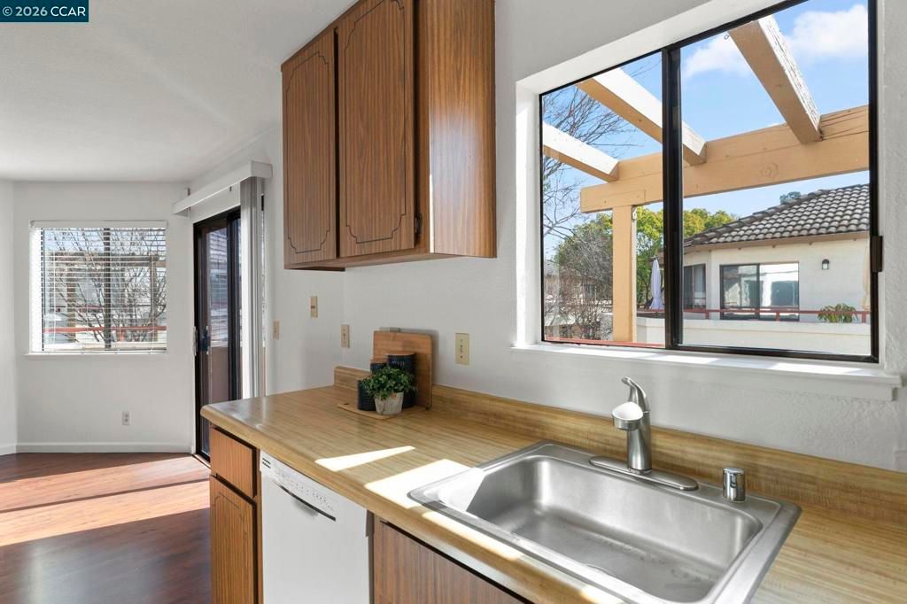 Image 20 of property listing at 5060 5060 Valley Crest Dr 56, Concord, CA 94521