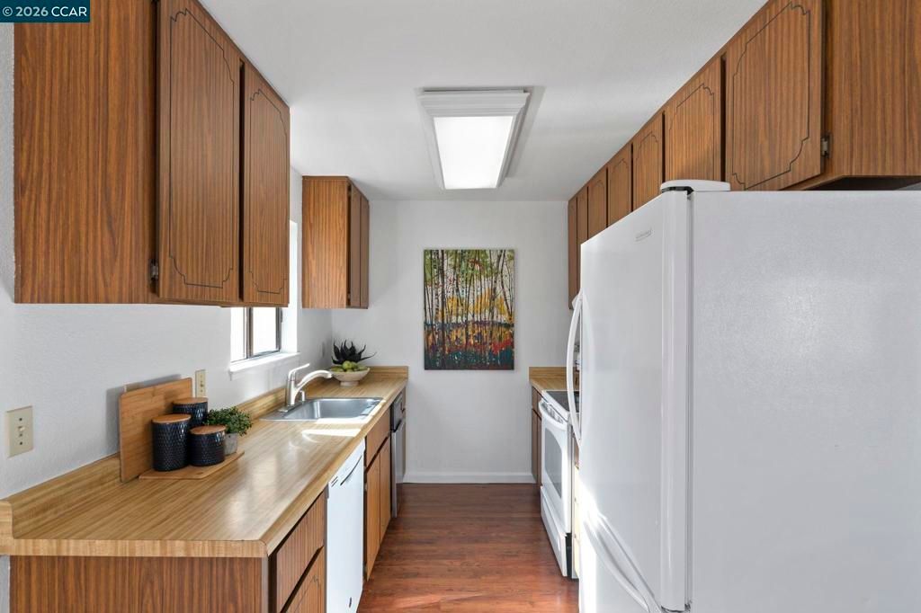 Image 21 of property listing at 5060 5060 Valley Crest Dr 56, Concord, CA 94521