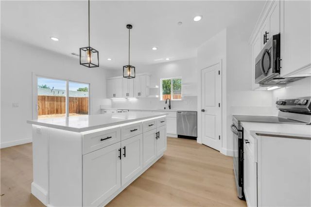 8837 Holly, California City, CA 93505
