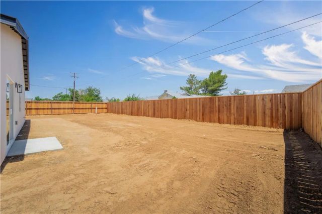 8837 Holly, California City, CA 93505