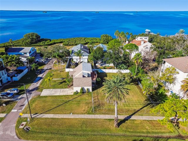 600 TENNESSEE AVENUE, Crystal Beach, FL 34681