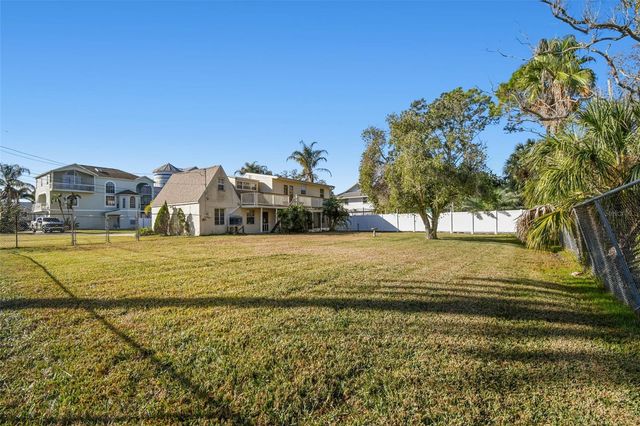 600 TENNESSEE AVENUE, Crystal Beach, FL 34681