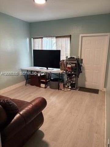 616 SW 11th St, Florida City, FL 33034