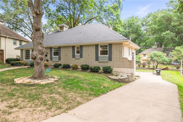 506 Linwood Terrace, Independence, MO 64055