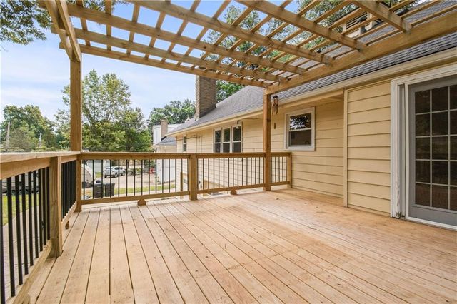 506 Linwood Terrace, Independence, MO 64055