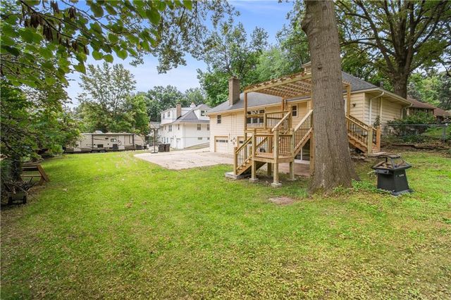 506 Linwood Terrace, Independence, MO 64055