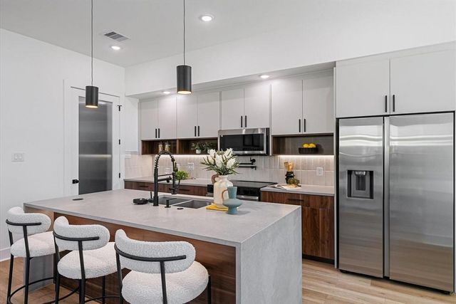 8320 Williamsdell Street B, Houston, TX 77088